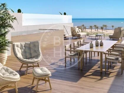 Apartamento de lujo en primera línea en venta en Denia.