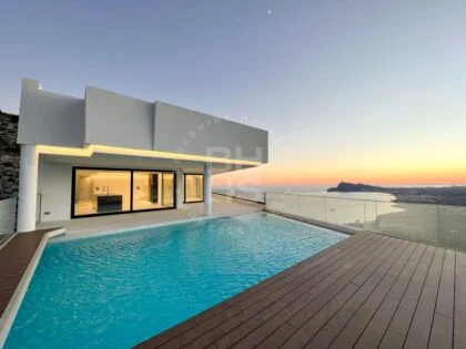 Magnífica Villa con Vistas Panorámicas al Mar y a la Montaña en Altea Hills