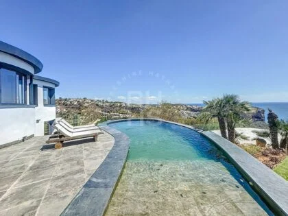 Impresionante Villa en Venta en Camelias