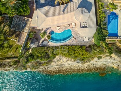 Impresionante Villa junto al mar con vistas panorámicas al mar en Moraira