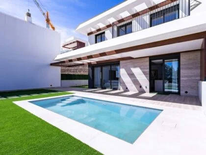 Lujosas Villas Mediterráneas en Polop de la Marina