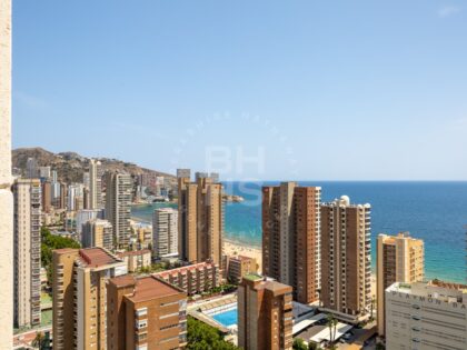 Espectacular Ático de 6 Dormitorios en el Corazón del Centro de Benidorm - Lujo Inigualable y Vistas Impresionantes
