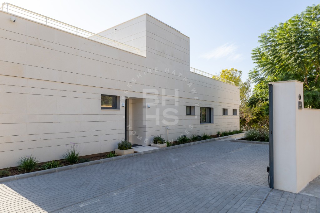 xlarge_CBNAAP1151_25470_V1_8408