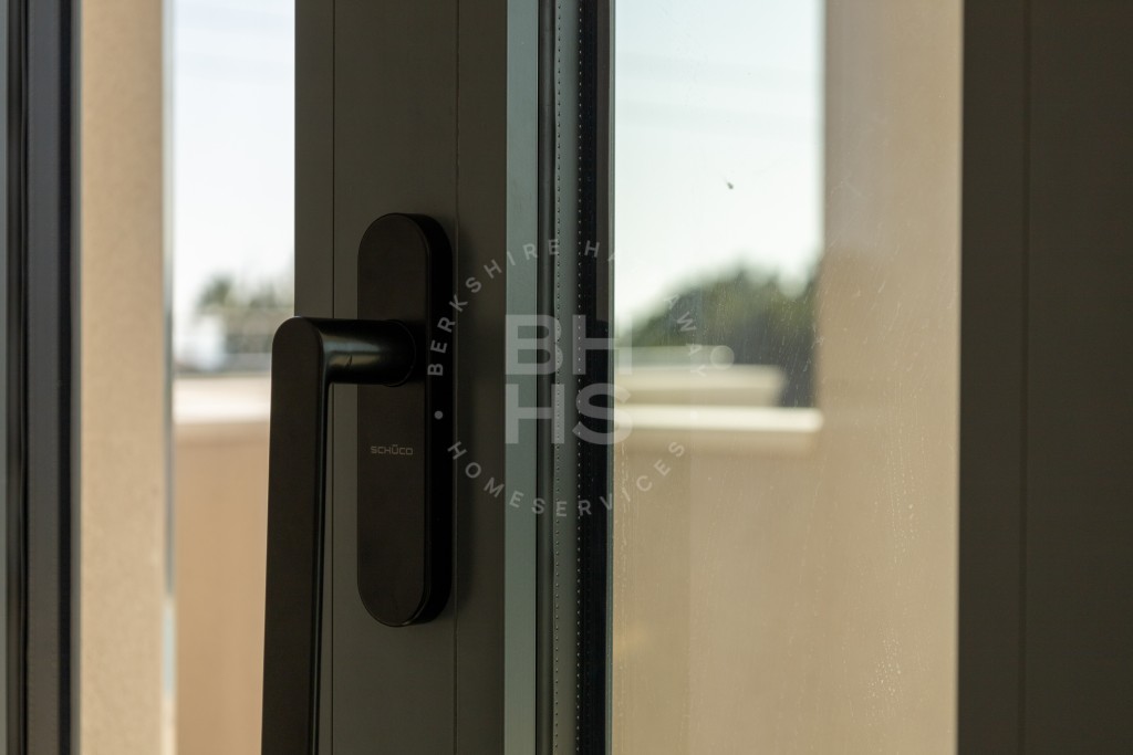xlarge_CBNAAP1151_25475_V1_796A