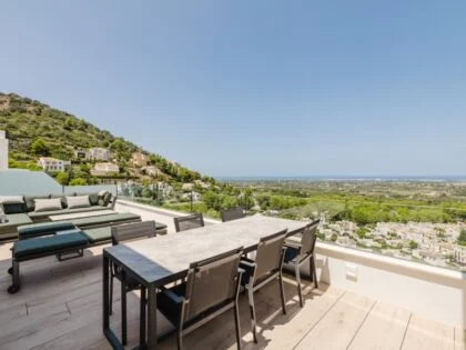 Ático de diseño con espectaculares vistas panorámicas al mar y al golf en la Sella