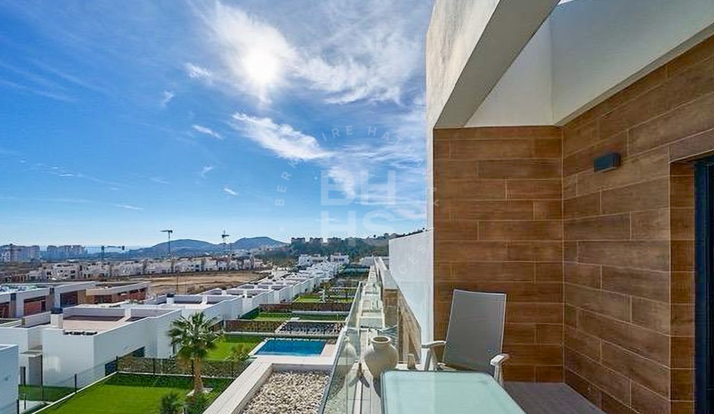 xlarge_CBNAAP1449_35527_V1_981F