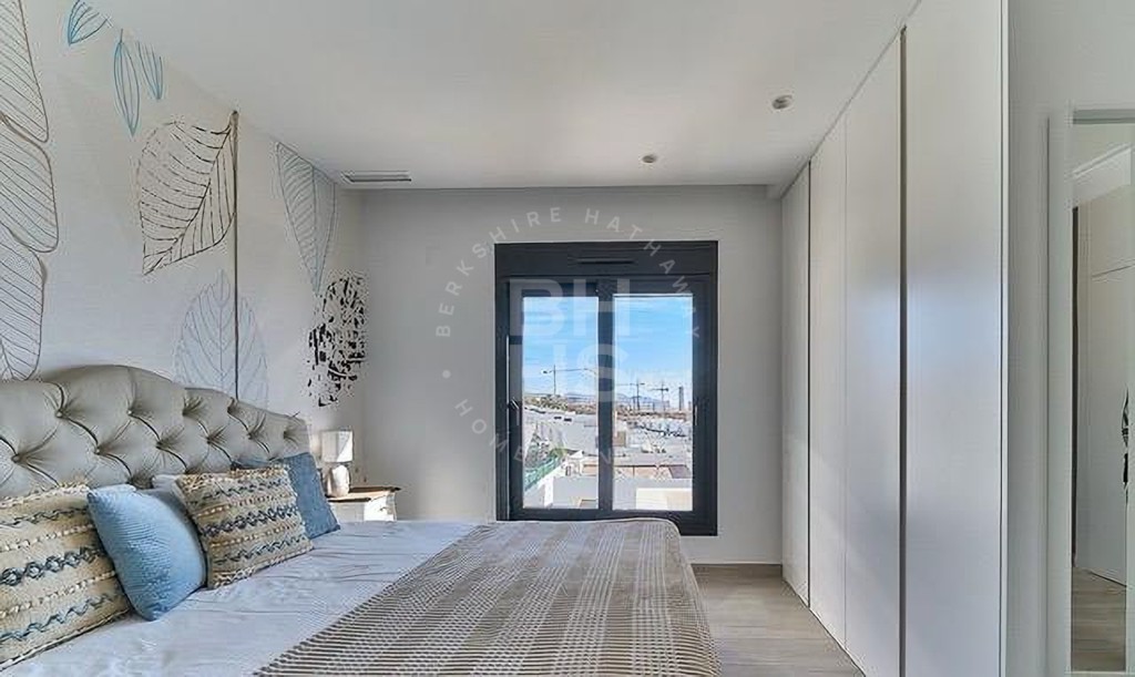 xlarge_CBNAAP1449_35532_V1_80B0