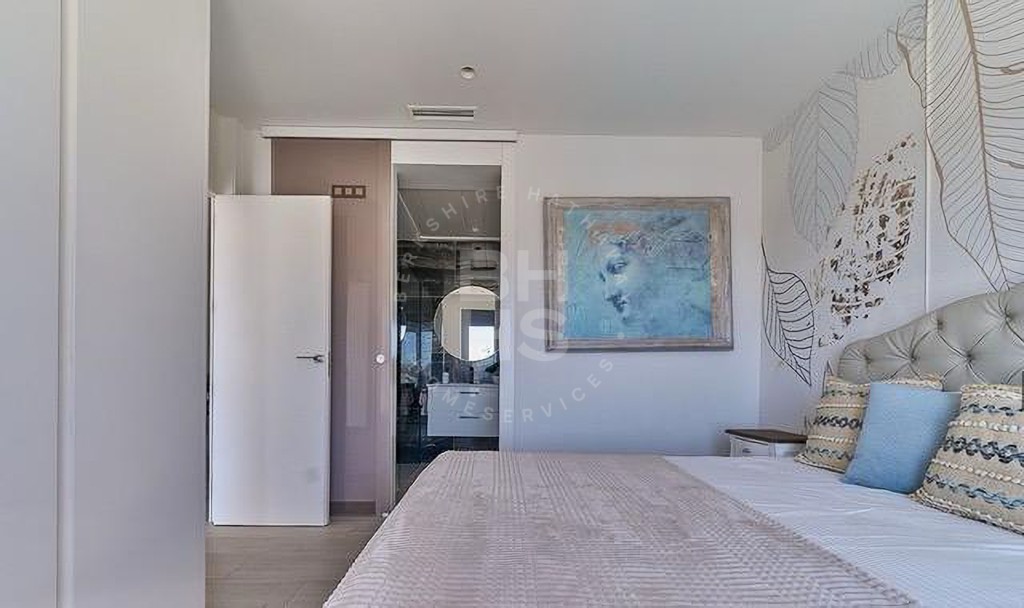 xlarge_CBNAAP1449_35545_V1_FA70