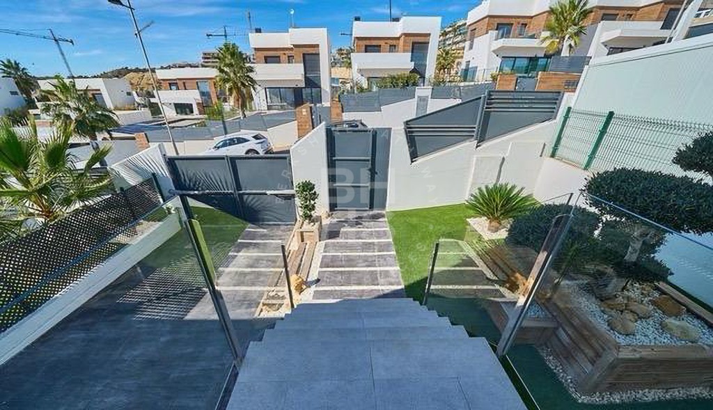 xlarge_CBNAAP1449_35550_V1_800C