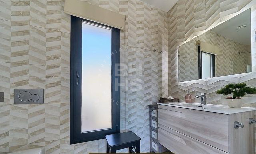 xlarge_CBNAAP1449_35553_V1_8AEF