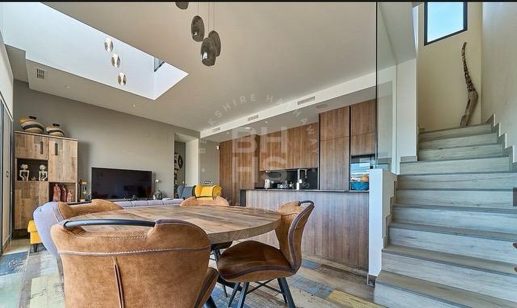 xlarge_CBNAAP1449_35556_V1_7151