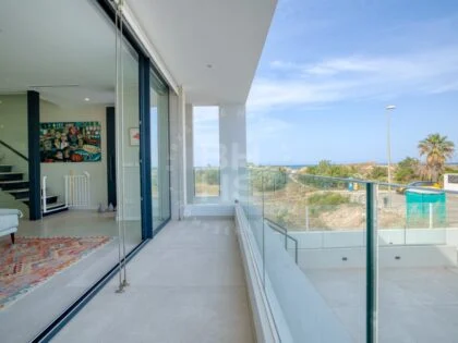 Lujosa casa con vistas al mar.