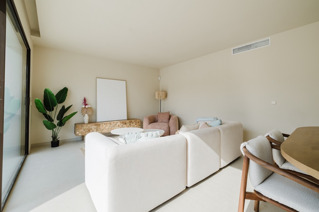 xlarge_CBNAAP1509_43877_V0_DC70