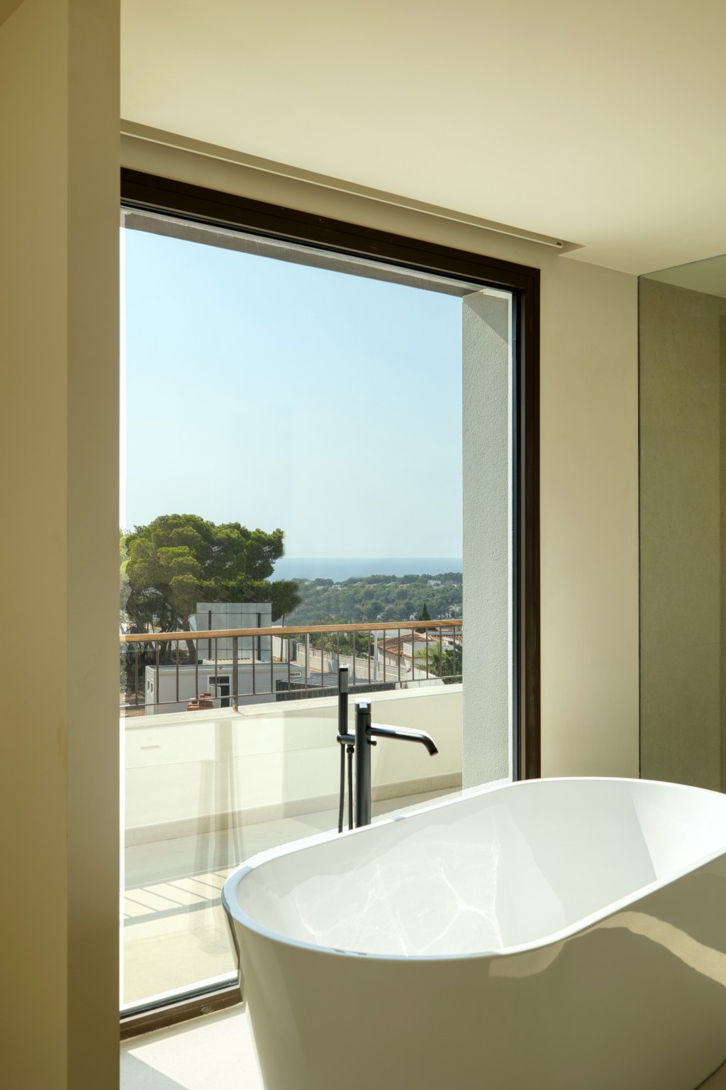 xlarge_CBNAAP1509_43910_V0_5BB5