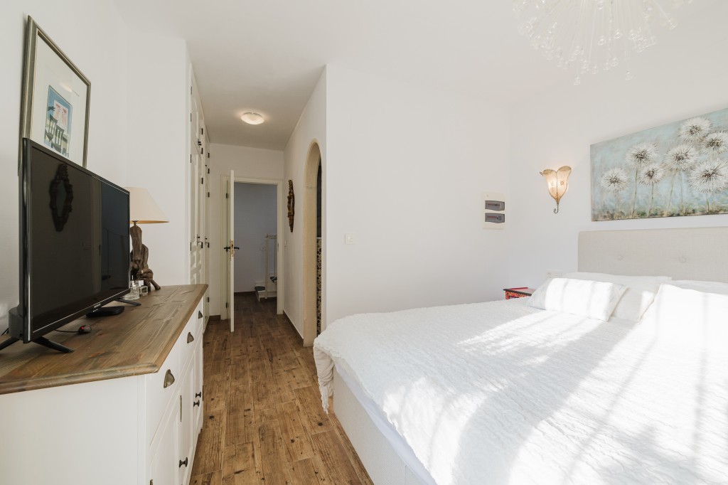 xlarge_CBNAAP1631_44272_V0_29A8