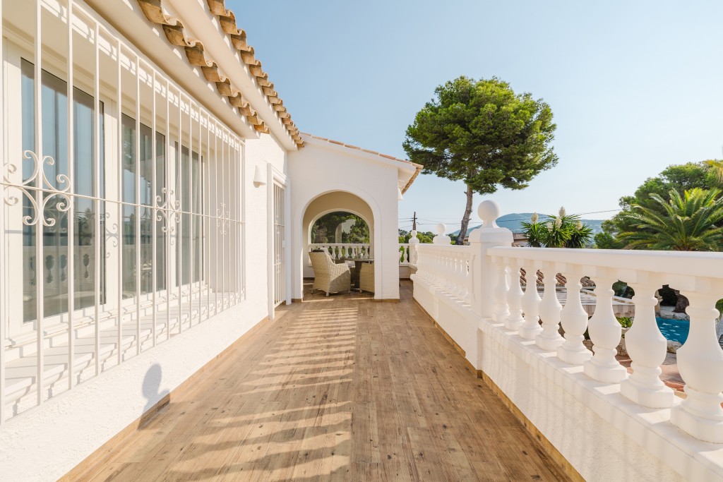 xlarge_CBNAAP1631_44292_V0_9AE1