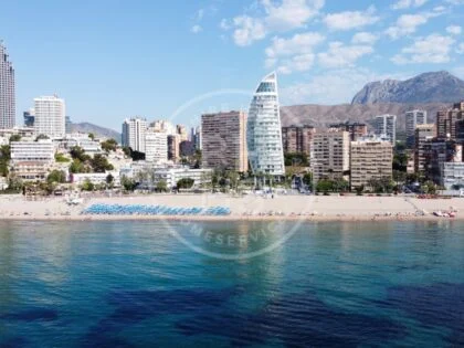 Único Apartamento de Lujo en Primera Línea de la Playa en Benidorm