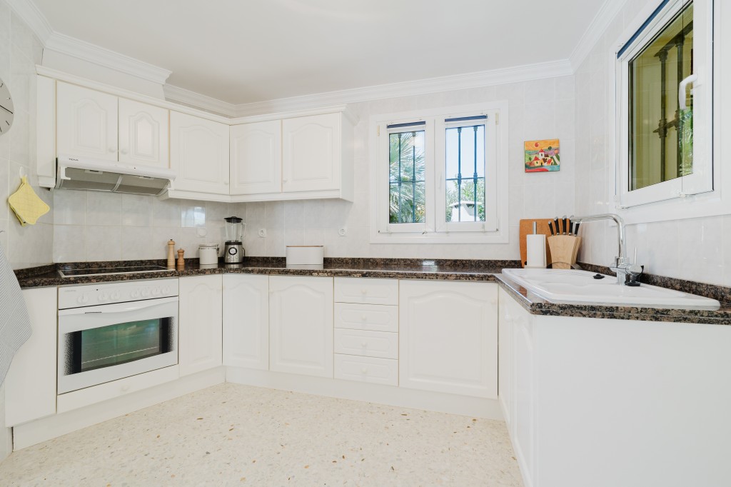 xlarge_CBNAAP1705_44899_V0_9F5F