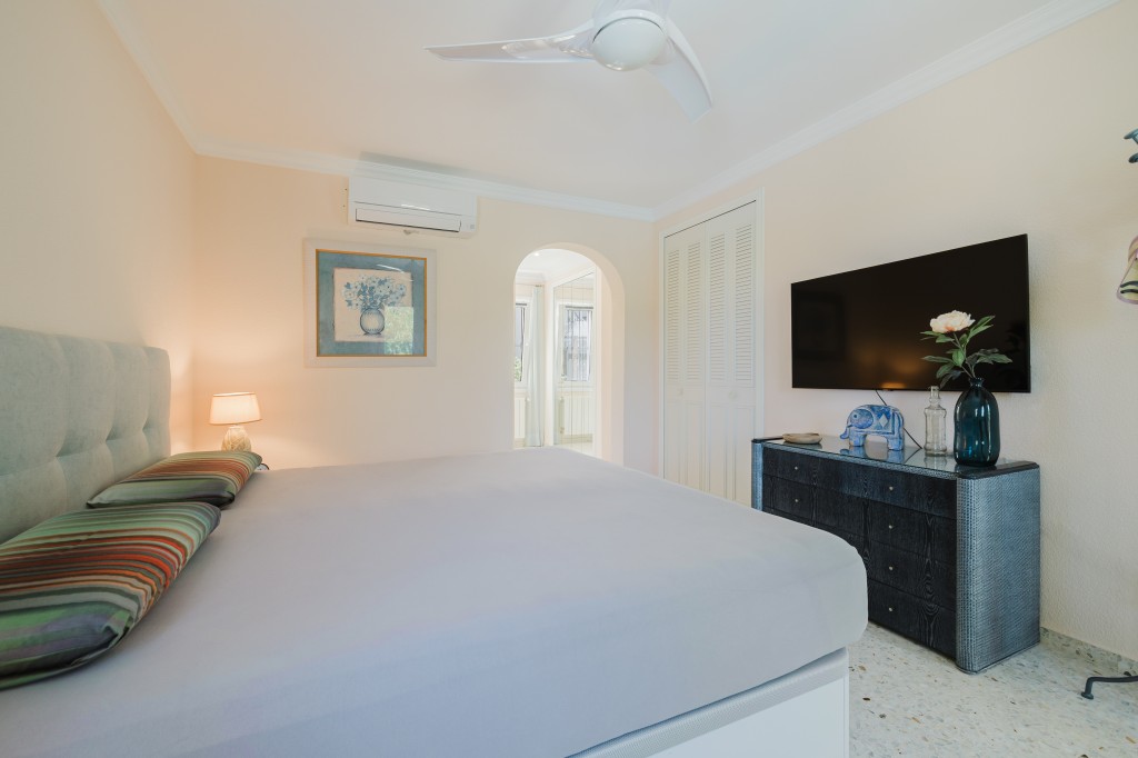 xlarge_CBNAAP1705_44907_V0_9C5D