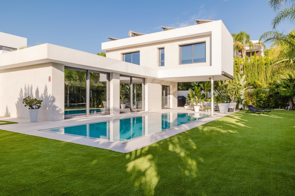 xlarge_CBNAAP1717_46495_V0_D4AF