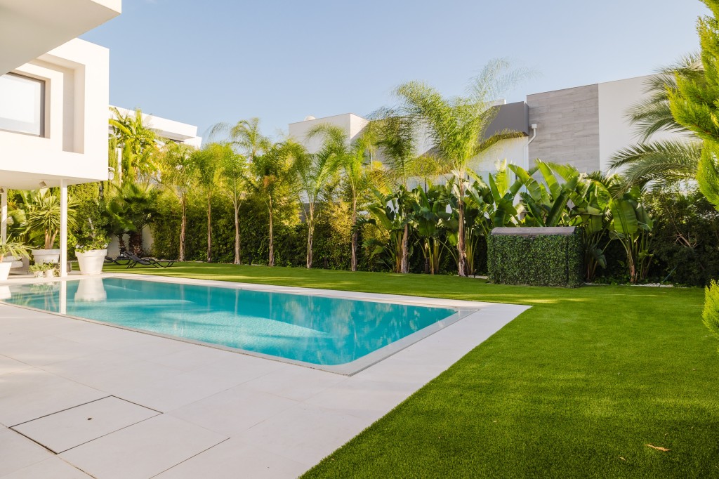 xlarge_CBNAAP1717_46497_V0_4DA8