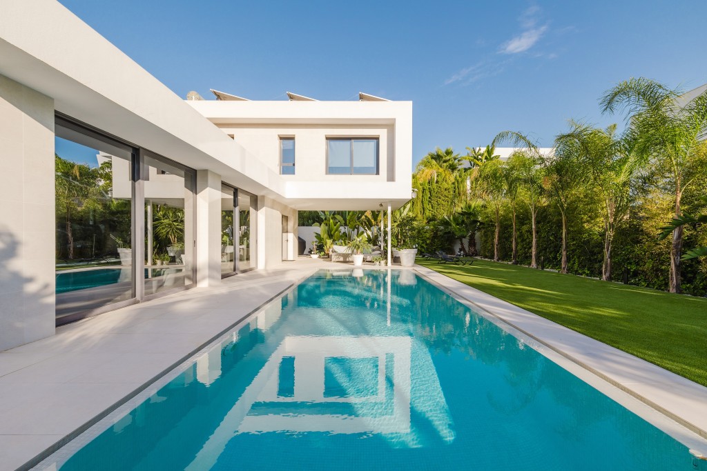 xlarge_CBNAAP1717_46500_V0_07B4