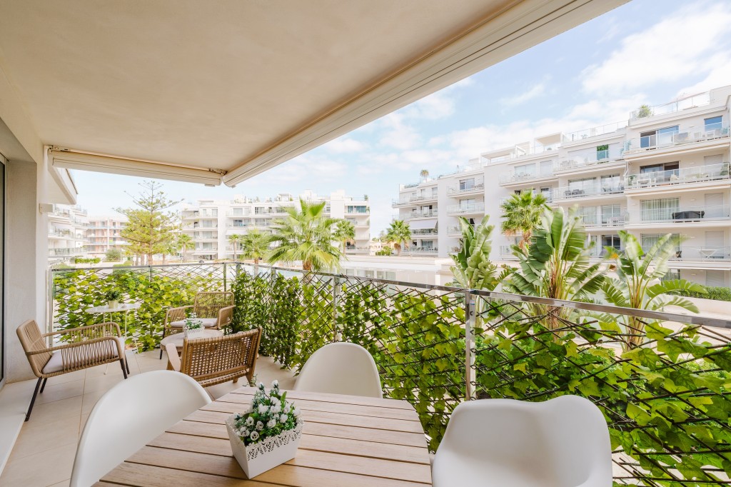 xlarge_CBNAAP1729_45454_V0_7416