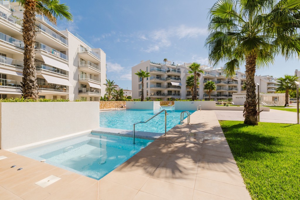 xlarge_CBNAAP1729_45479_V0_5515