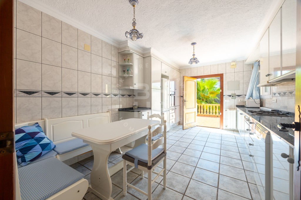 xlarge_CBNAAP1740_45933_V0_DDE4