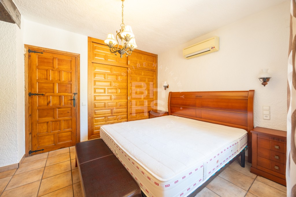 xlarge_CBNAAP1740_45944_V0_BF61