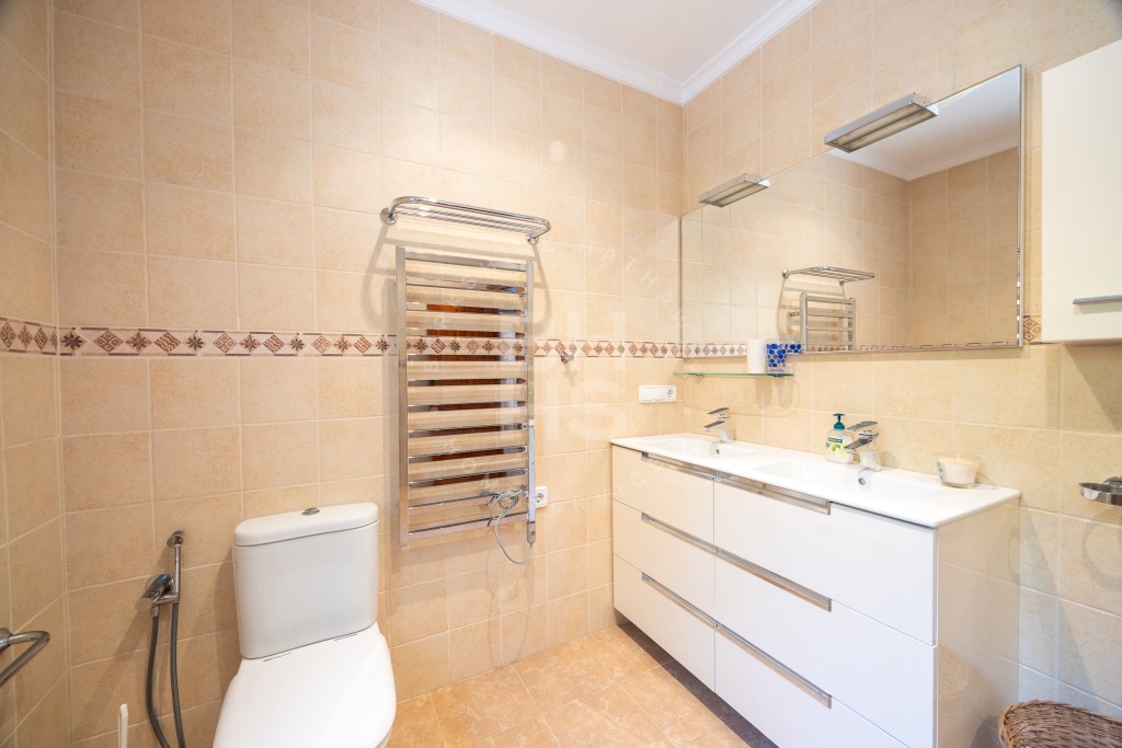 xlarge_CBNAAP1740_45945_V0_BA82