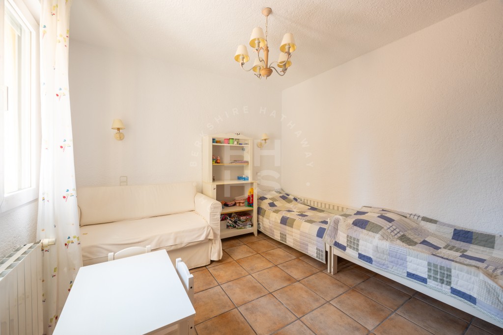 xlarge_CBNAAP1740_45949_V0_F33F