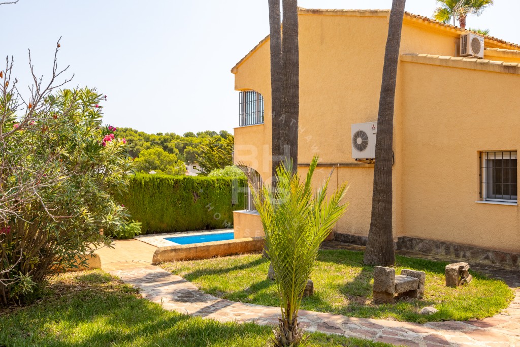 xlarge_CBNAAP1740_45973_V0_D94F