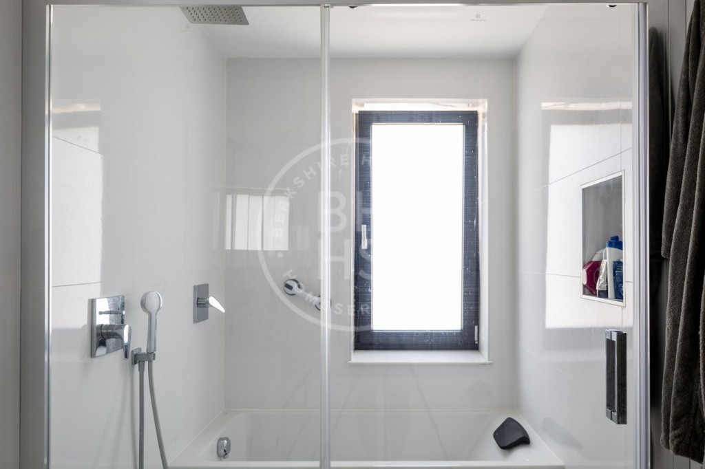 xlarge_CBNAAP385_6640_V0_440C