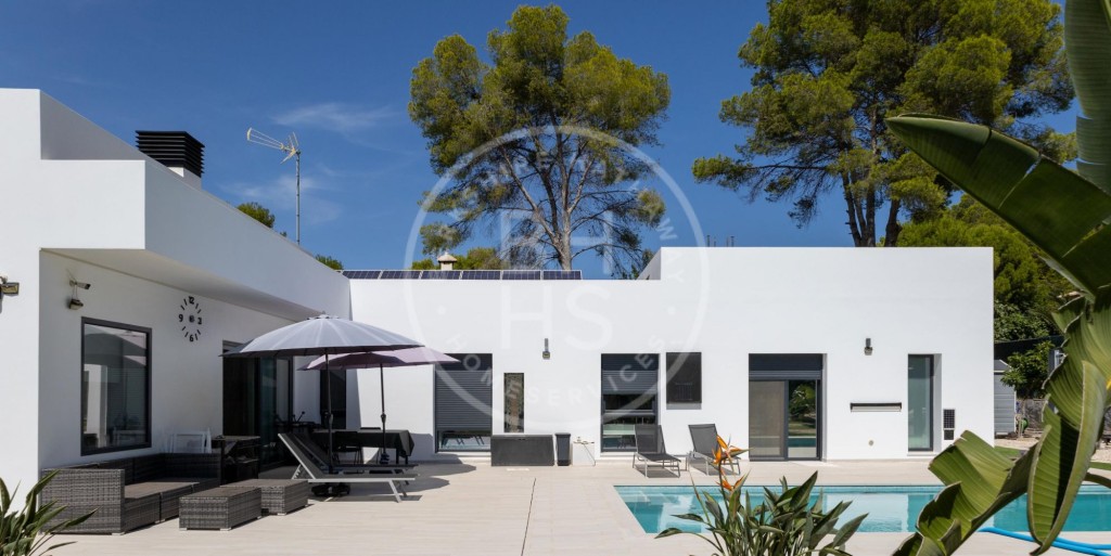 xlarge_CBNAAP385_6647_V0_5522