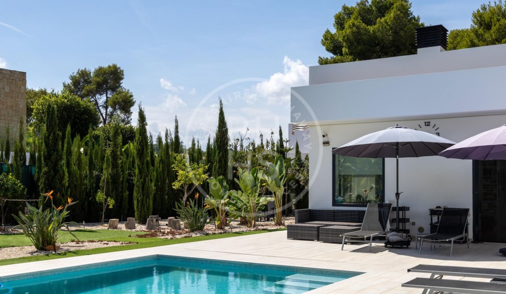 xlarge_CBNAAP385_6649_V0_4AEF