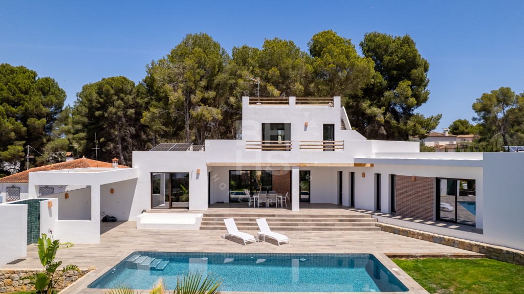 xlarge_CBNAAP862_16381_V0_FEDB