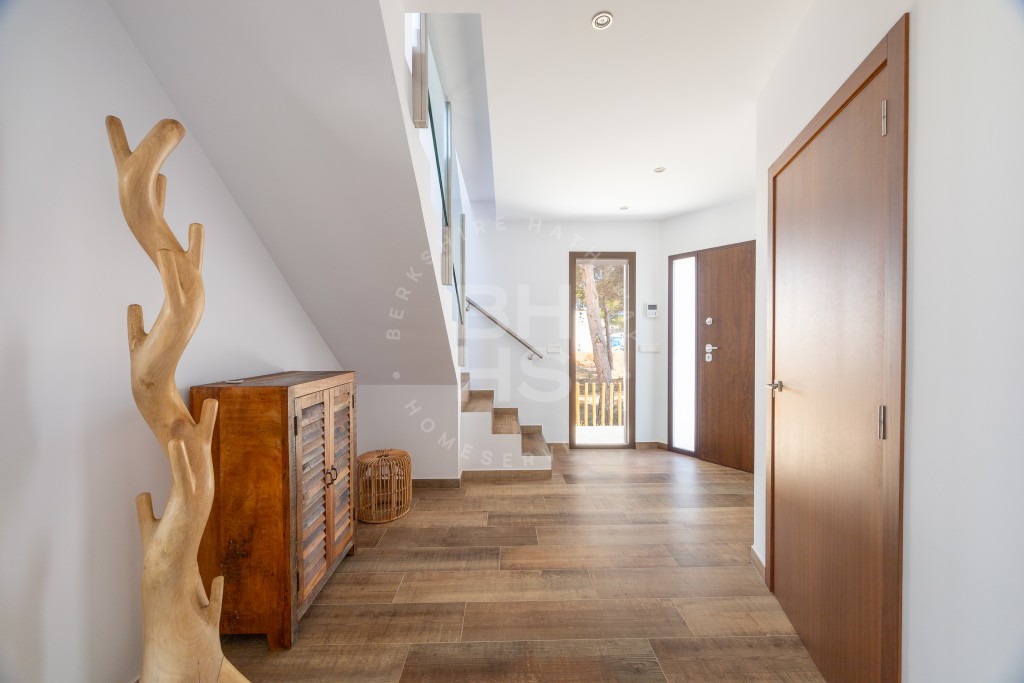 xlarge_CBNAAP862_16395_V0_5AEF