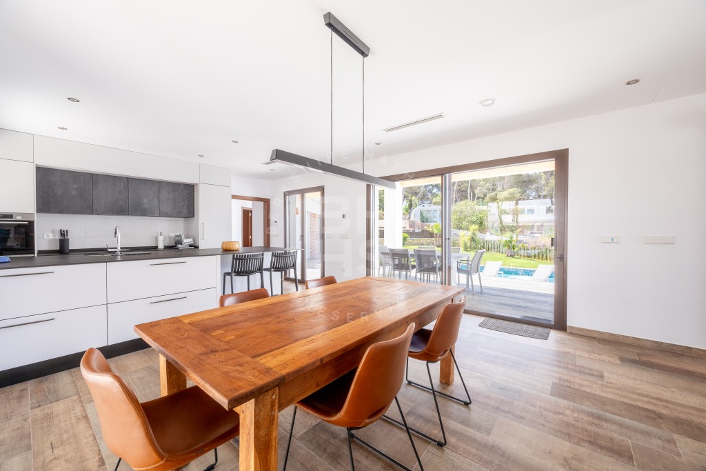 xlarge_CBNAAP862_16398_V0_074E