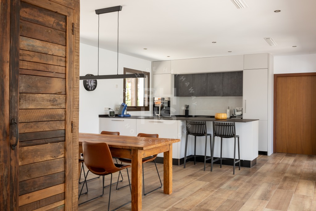 xlarge_CBNAAP862_16407_V0_54C9