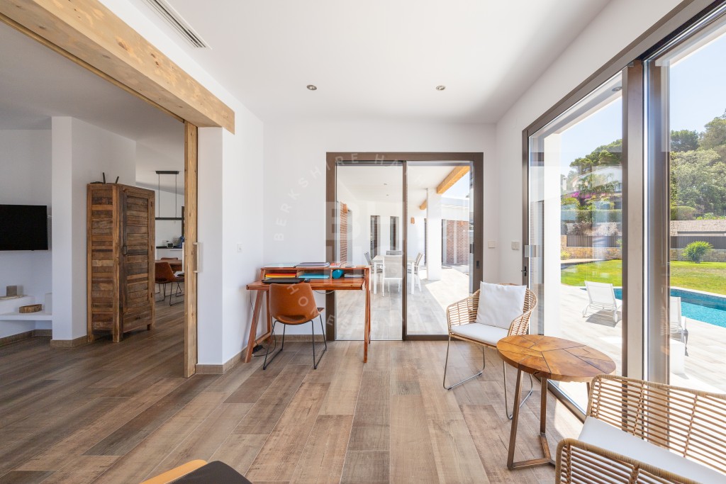 xlarge_CBNAAP862_16409_V0_AF0A