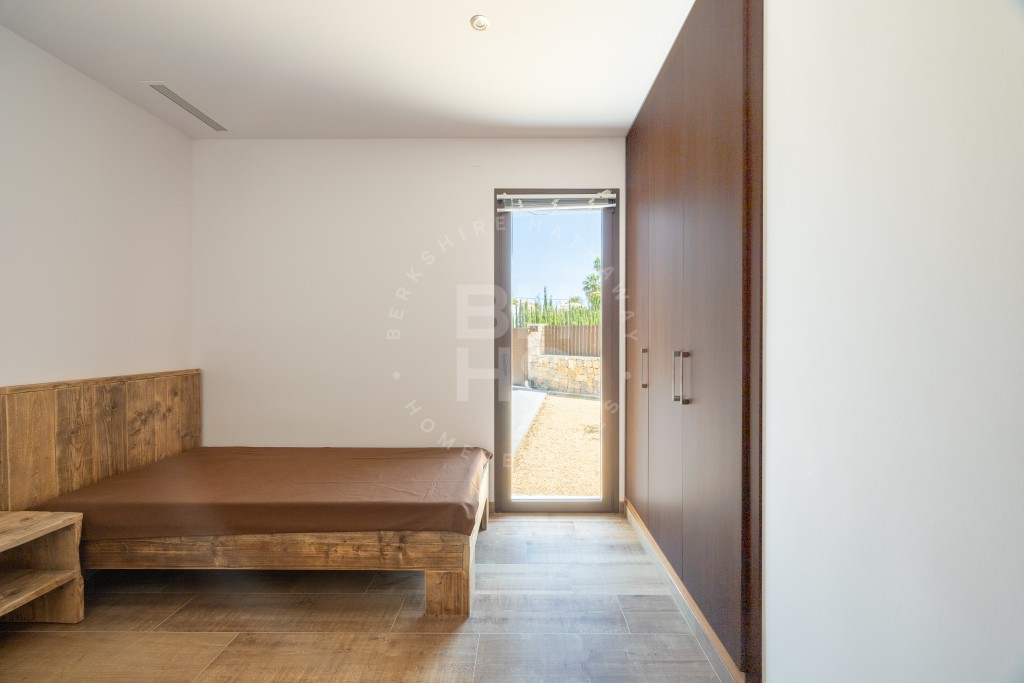 xlarge_CBNAAP862_16418_V0_6EDA