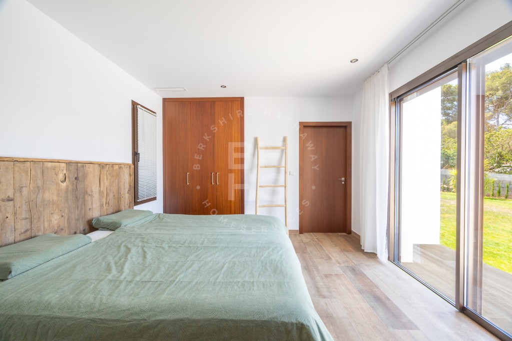 xlarge_CBNAAP862_16419_V0_7DC1