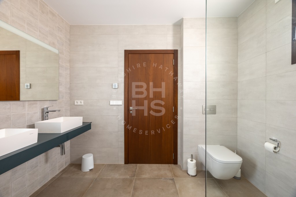 xlarge_CBNAAP862_16420_V0_6788