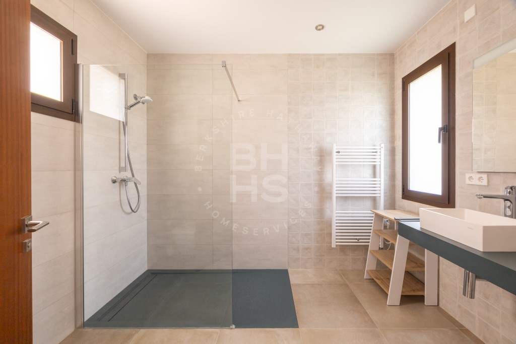 xlarge_CBNAAP862_16421_V0_B694