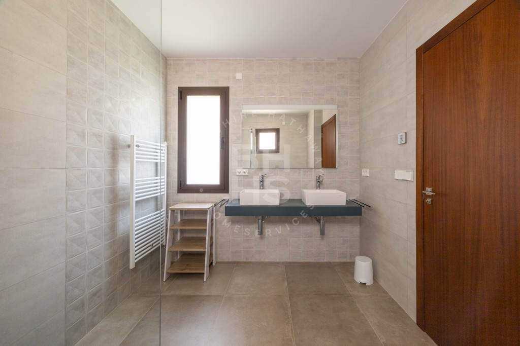 xlarge_CBNAAP862_16423_V0_9345