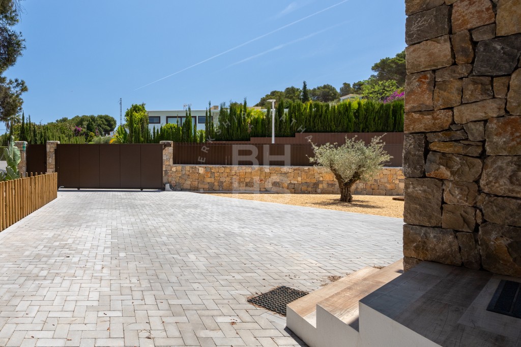 xlarge_CBNAAP862_16440_V0_D29A