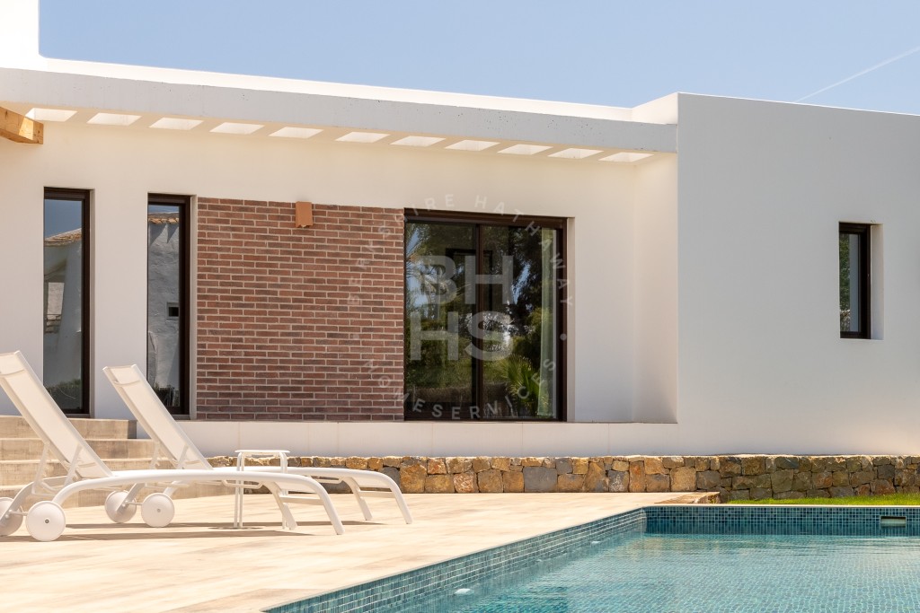 xlarge_CBNAAP862_16442_V0_A950