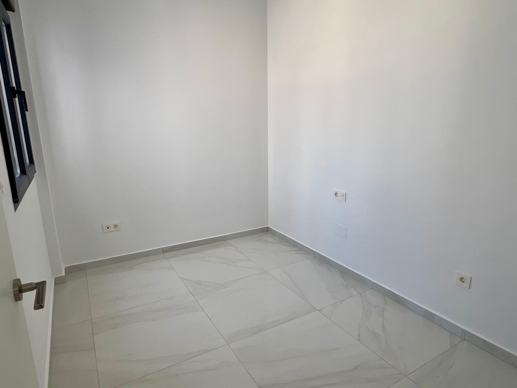 xlarge_CBNAAP1410_49372_V0_1690