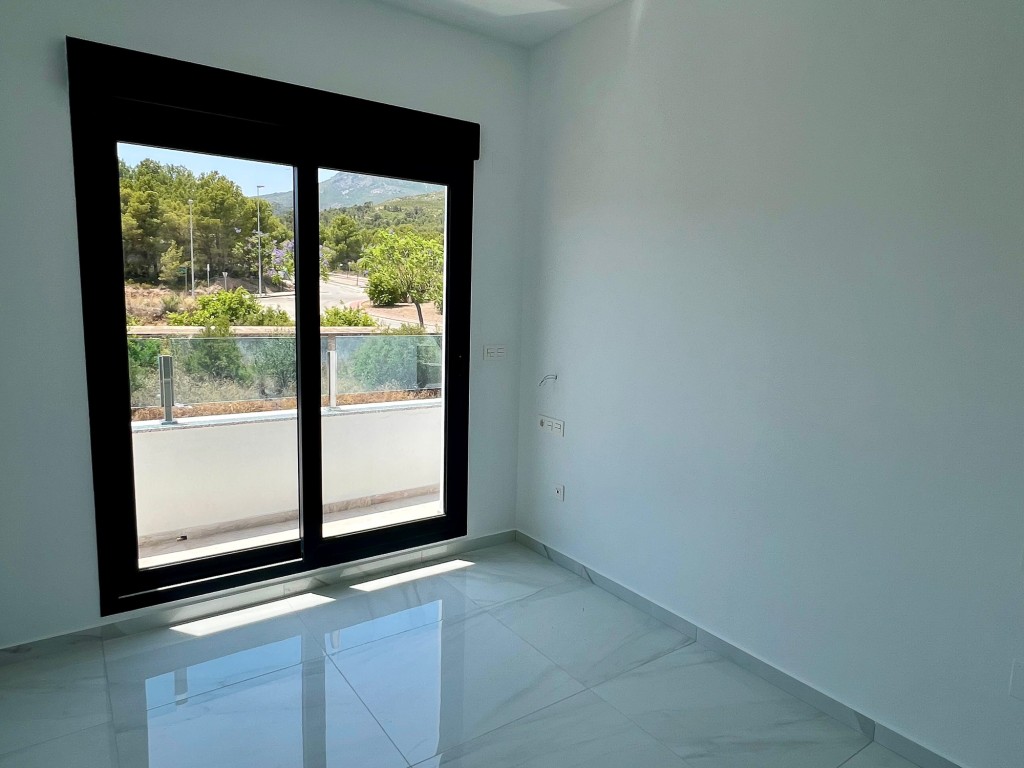 xlarge_CBNAAP1410_49376_V0_9EDE